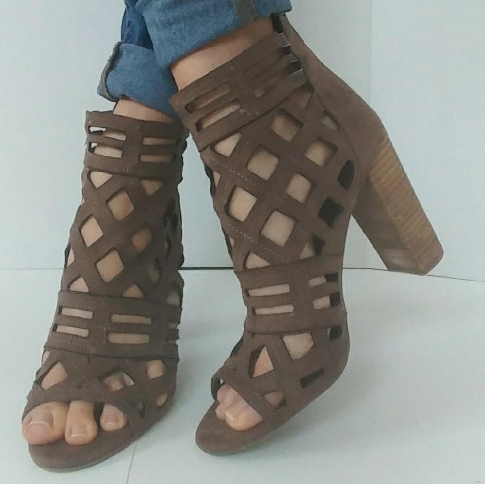 *New*Carlos by Carlos Santana Brown Block heel.
